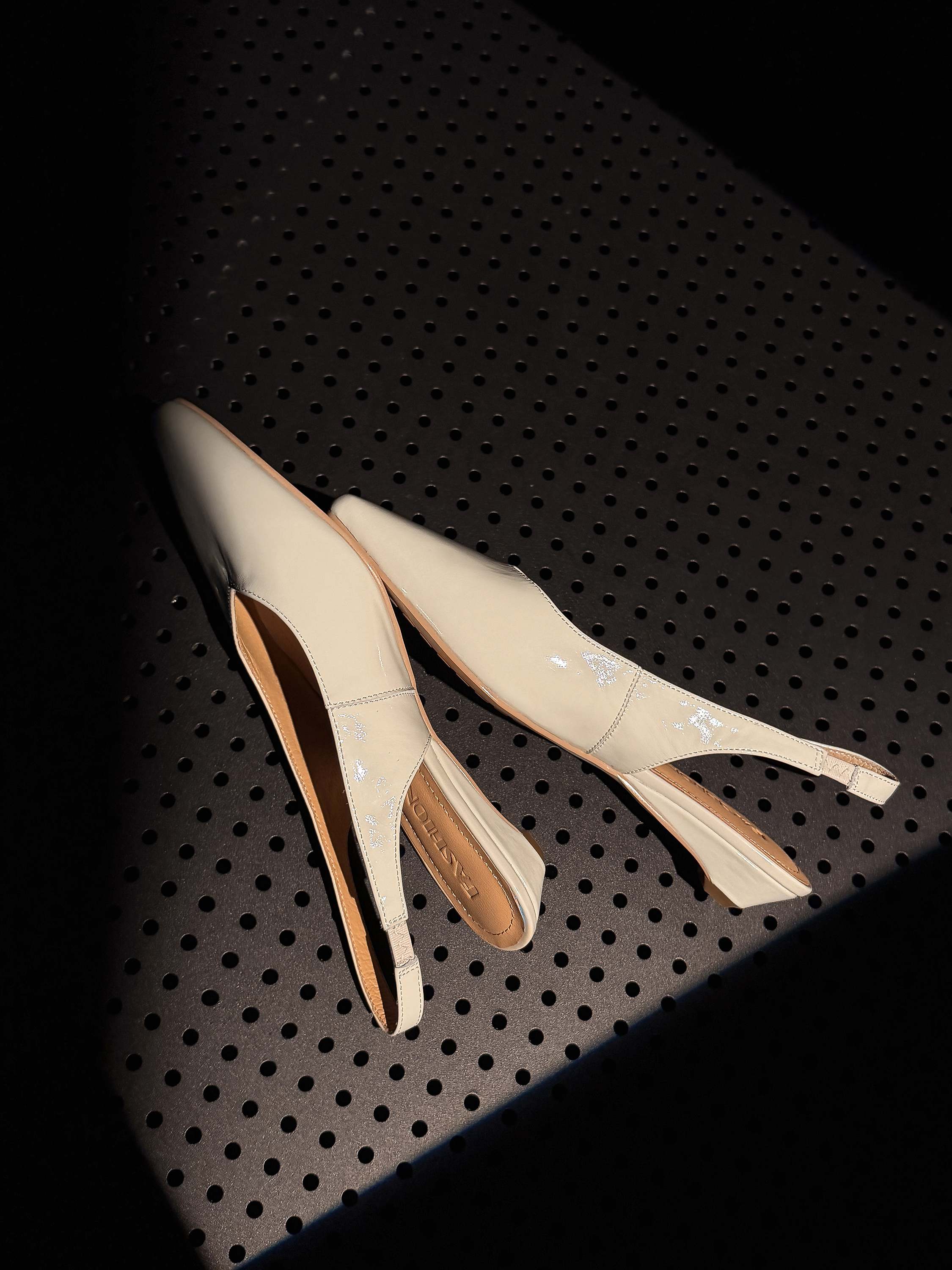 Sepatu Wanita Kulit Sapi Lenki - Women Shoes Brands ulasan dan harga